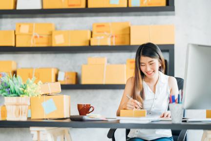 asian business woman working